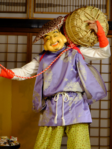 「新潟・佐渡 二宮萬友荘の夕ごはん、佐渡おけさ、俵ころがし」_a0000029_2352571.jpg