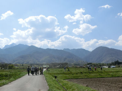 我が町シリーズ白州（横手）　花と緑の里山！　_f0019247_22581146.jpg