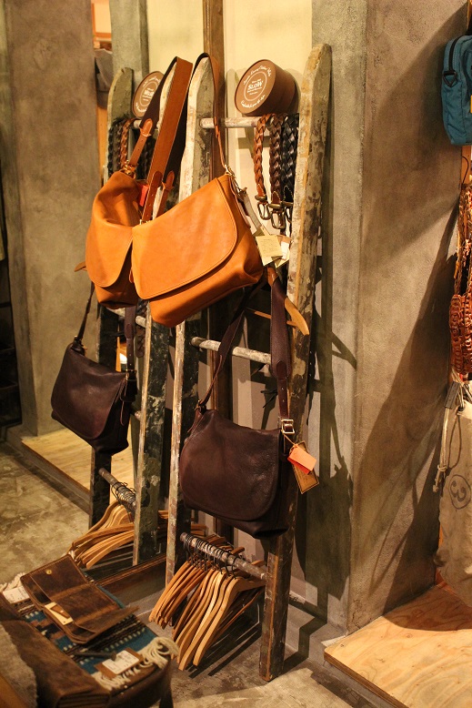 今日からGW。店頭は、、、_f0191324_8152789.jpg
