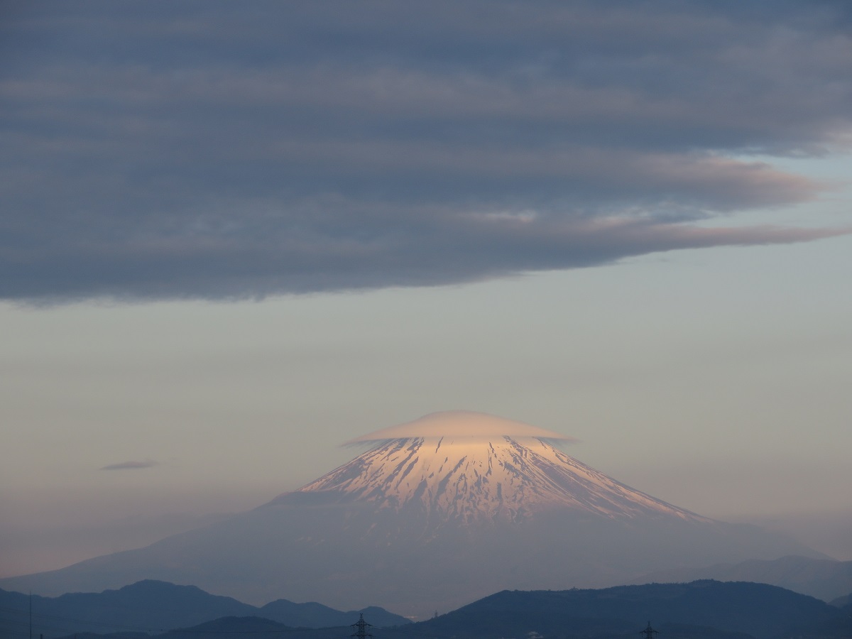 初夏の富士山とスズラン_a0293308_18462897.jpg