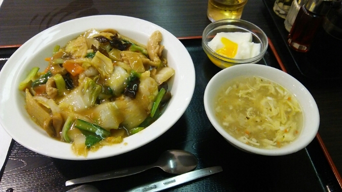 今日から5月?!ランチは中華丼。(多摩)_c0212604_18585877.jpg