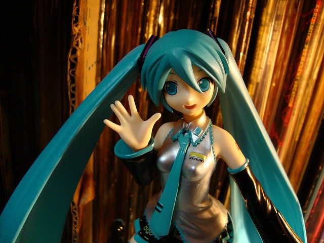 初音ミクの500円フィギュアを買う_f0050105_19252278.jpg