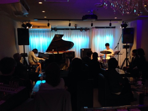 Jazzlive comin 広島  本日のライブ！_b0115606_10165251.jpg