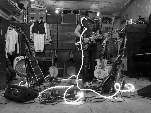 \"The Uranus Presents Elephant Talk Vol.4 at TheThreeRobbers\"ってこんなこと。_c0140560_1134061.jpg