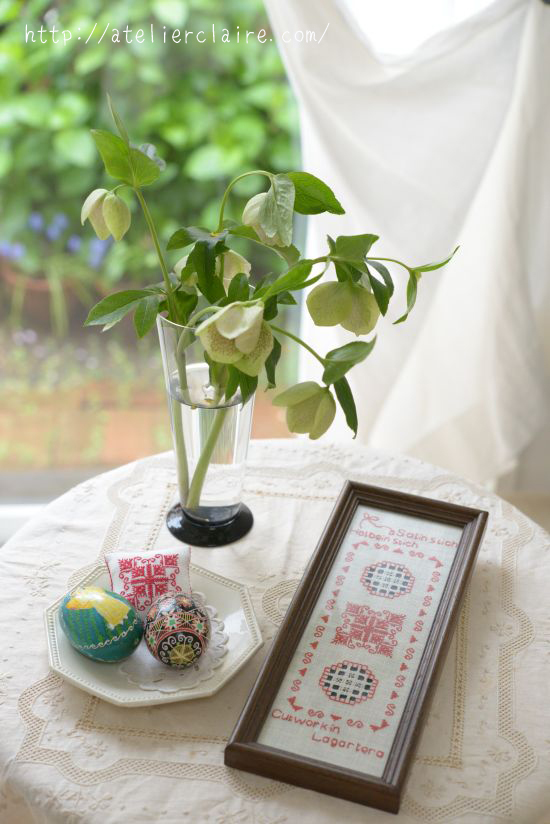 スペイン刺繍をフレームに入れてみました_a0157409_07224513.jpg