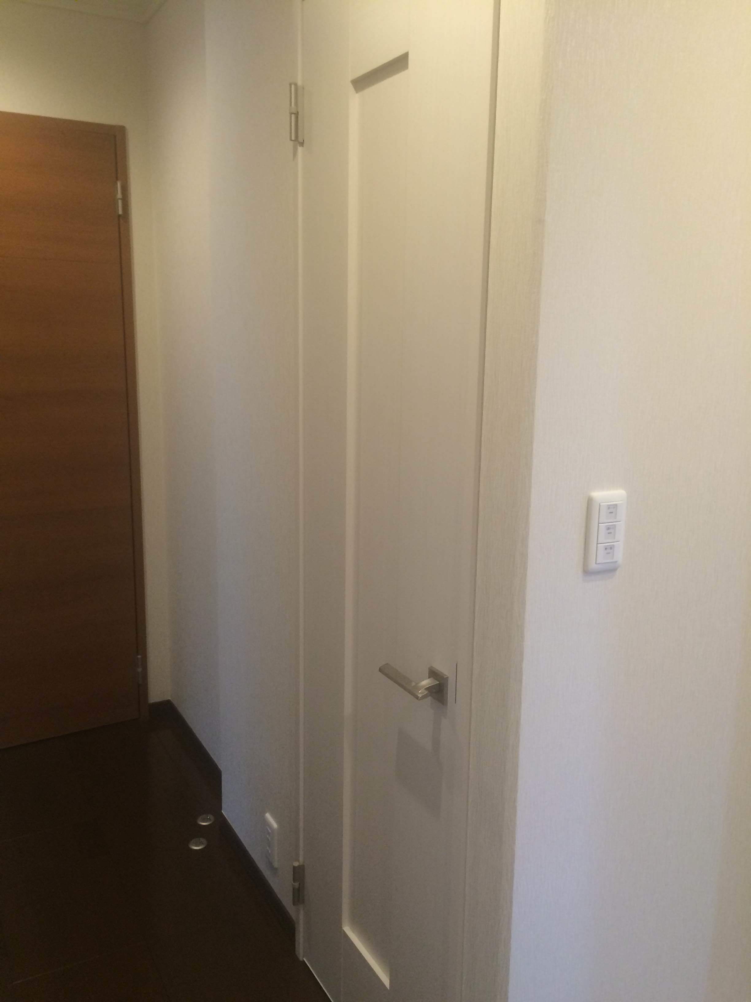 そのドアの向こうに さるの家