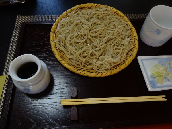 ゴールデンウイーク安曇野で蕎麦打ちと食事_b0222066_18002346.jpg