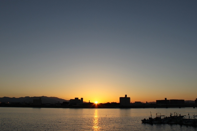 20101204宮崎の夕暮れ風景。_c0368903_08015595.jpg