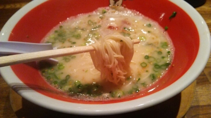 モヒカンラーメン@ 試験場駅前 (久留米 ラーメン修行・その1)_c0212604_17128100.jpg