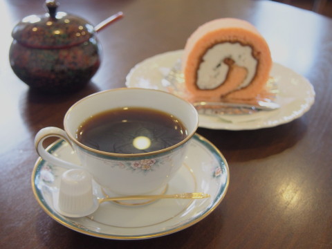 ケーキ屋さんの道明寺:パティスリー ル・ショコラ(弘前市)_b0147224_23314.jpg