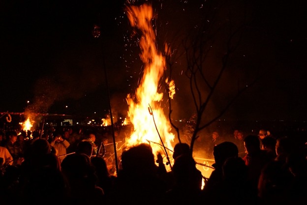 ☆大磯の左義長、火祭り点火２０１４！_c0168984_20550613.jpg