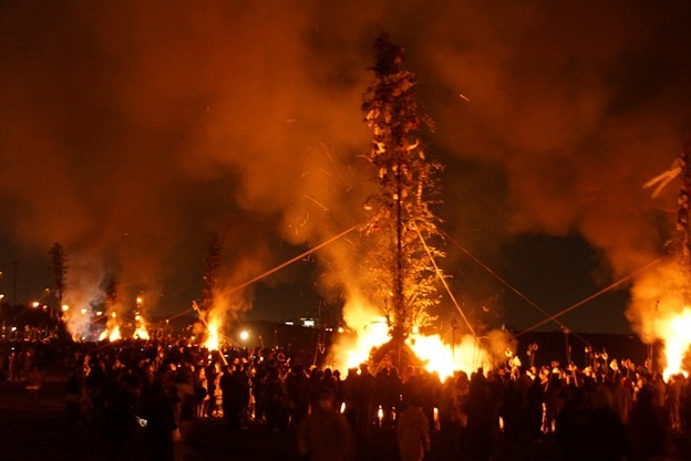 ☆大磯の左義長、火祭り点火２０１４！_c0168984_20550657.jpg