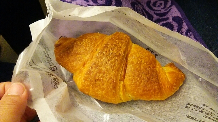 GW最後の朝ごはん@新幹線の中_c0212604_11194558.jpg