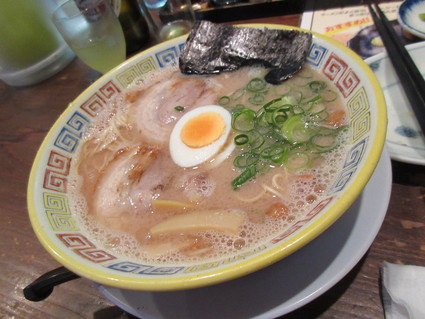 大砲ラーメン@ 西鉄久留米駅 (久留米 ラーメン修行・その3)_c0212604_22321556.jpg