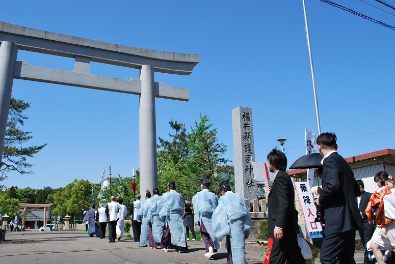 崇敬会設立10周年 しあわせの稚児行列_f0067122_10313807.jpg