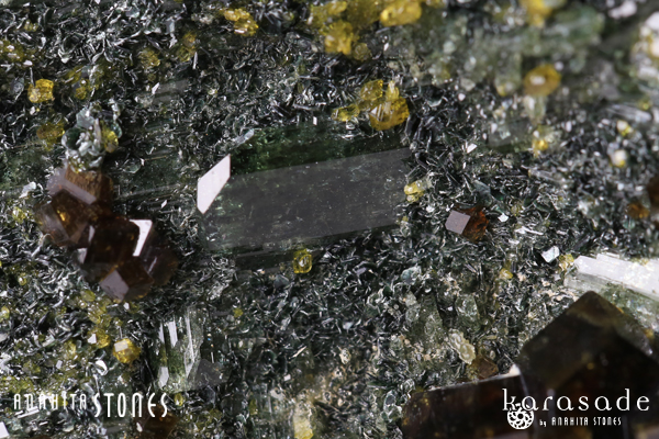 パキスタン スカルドゥ産 アンドラダイトガーネット