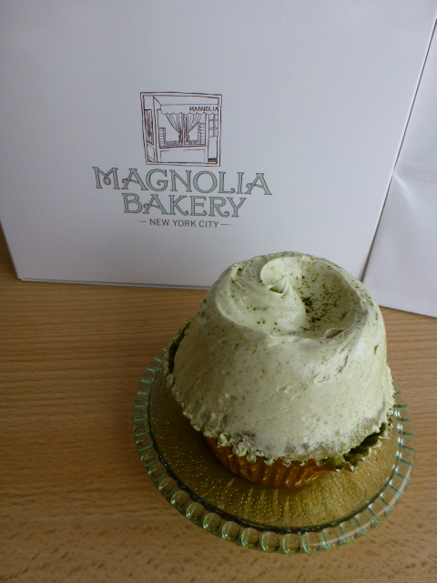 MAGNOLIA BAKERY_e0237625_12541378.jpg