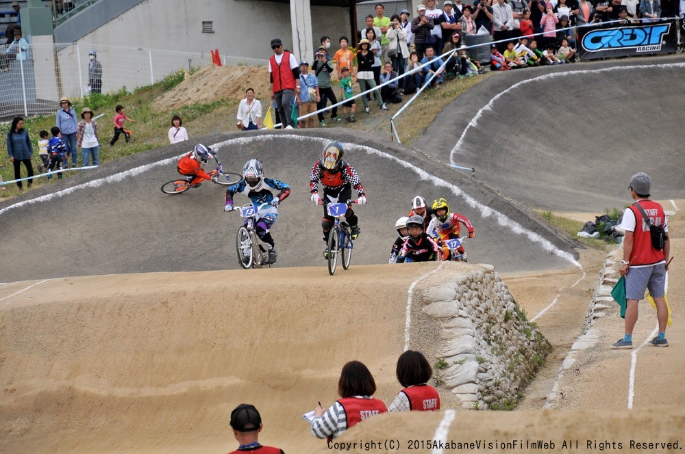 ２０１５JBMXFシリーズ第１戦岸和田大会vol6：ガールズ11-12/１３−１４決勝　動画あり_b0065730_20413322.jpg