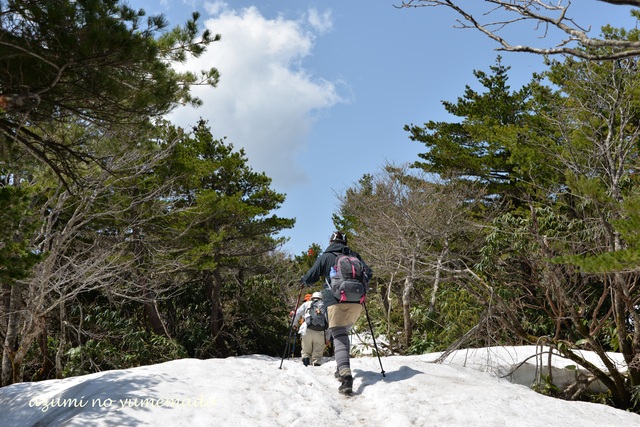 歩き初めは・・・残雪の安達太良山へ_e0331878_21582150.jpg