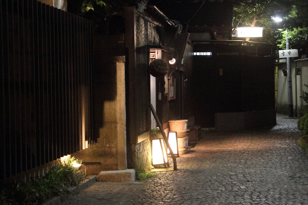 板塀と石畳_b0190710_656438.jpg