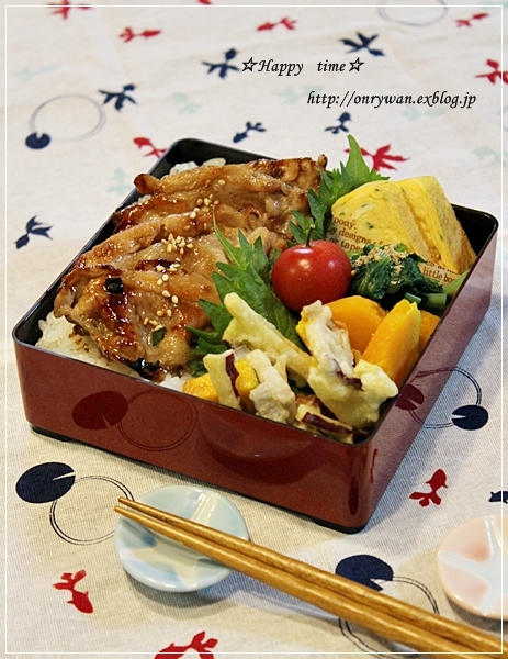 豚生姜焼きのっけて弁当と抹茶マーブルラウンドパン♪_f0348032_19150368.jpg