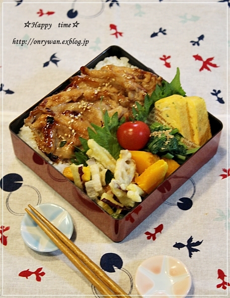 豚生姜焼きのっけて弁当と抹茶マーブルラウンドパン♪_f0348032_19152513.jpg