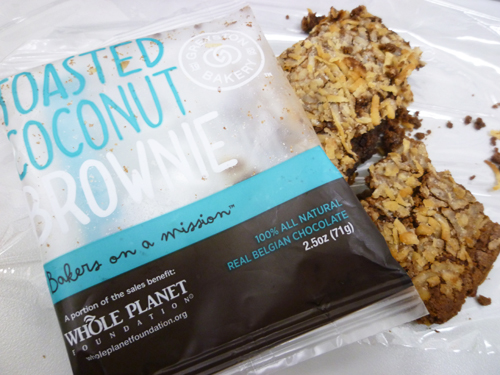 WHOLE PLANET FOUNDATIONのTOASTED COCONUT BROWNIE_c0152767_21491128.jpg