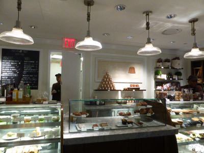 15年4月 NY 3★2日目の朝食はブションベーカリーのデニッシュ_d0285416_19153589.jpg
