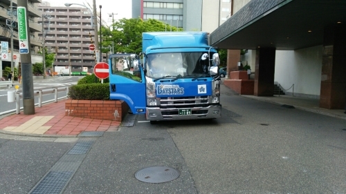 横浜ベイスターズのトラック_b0237229_06241694.jpg