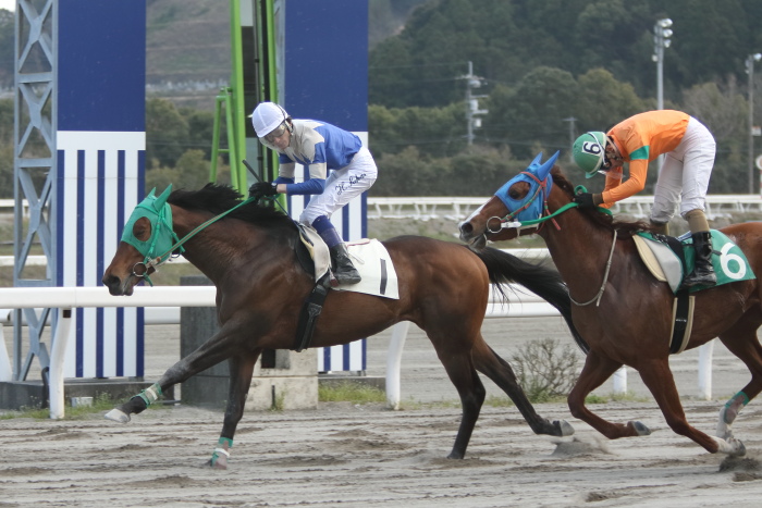 2015年3月28日(土) 高知競馬 3R アサヒ飲料株式会社協賛 三ツ矢の日記念特別 C3-11_a0077663_6481694.jpg