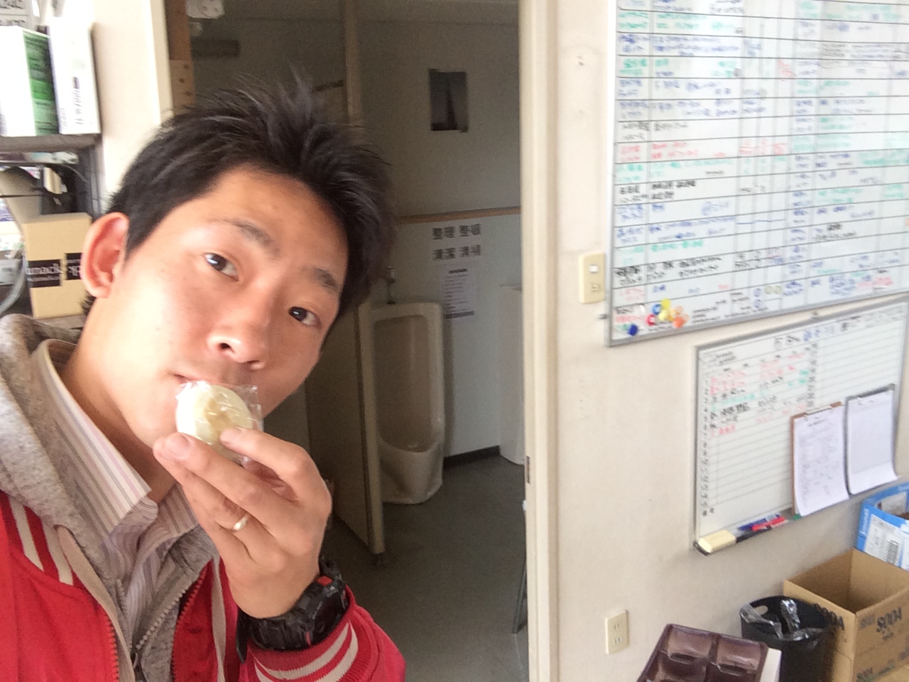 5月12日(火)休み明けのアウトレット☆K様ヴォクシー納車♪♪100万円以下専門店!!★_b0127002_19492812.jpg