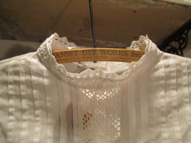 white blouse    _a0206703_20541454.jpg