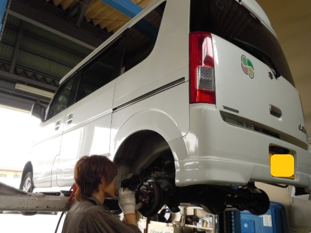今日のマーくん☆アルト エブリイ 車検整備中(*・ω・)ノ_c0213517_11301747.jpg