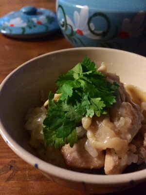 ベトナム土鍋ごはん風 鶏とレモングラスの炊き込みごはん Plat Du Jour ベトナム土鍋ごはん風 鶏とレモングラスの炊き込みごはん Plat Du Jour