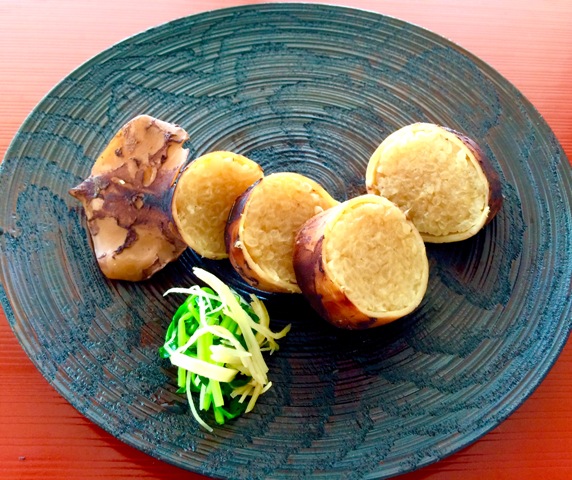 春の麦烏賊で作るイカ飯_a0138976_1783896.jpg