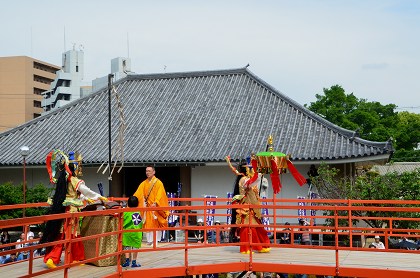 融通念仏宗　大念仏寺お練り_c0229483_1405589.jpg