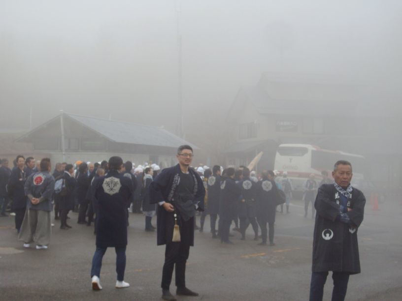 諏訪大社下社 御柱伐採①_b0329588_17255000.jpg