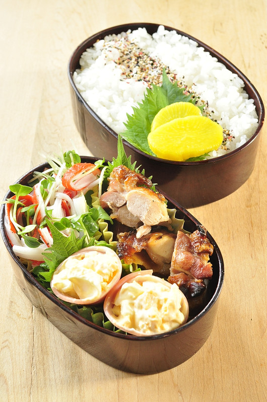 玉子とハムの花束弁当_b0171098_8161480.jpg