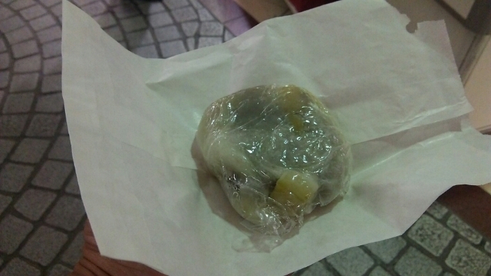 いきなり団子@重月庵(久留米駅構内の臨時売店)_c0212604_1948628.jpg