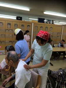 蘇我のデイでのハンドケア_a0191183_18405932.jpg