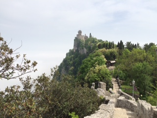 初夏のイタリア　丘の上の街めぐり_c0022767_86055.jpg