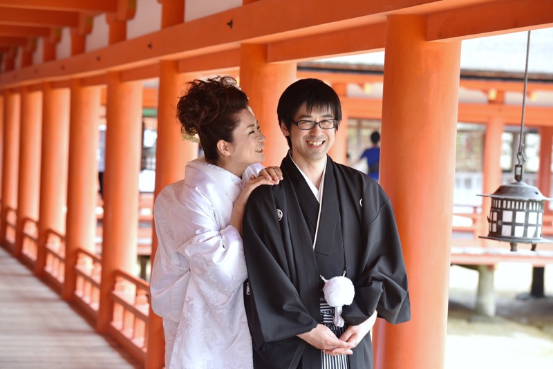 厳島神社での結婚式・写真とショートムービー撮影、定番の場所で集合写真15.5.16_c0324376_17231526.jpg