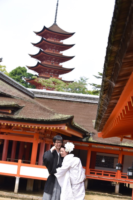 厳島神社での結婚式・写真とショートムービー撮影、定番の場所で集合写真15.5.16_c0324376_1723236.jpg