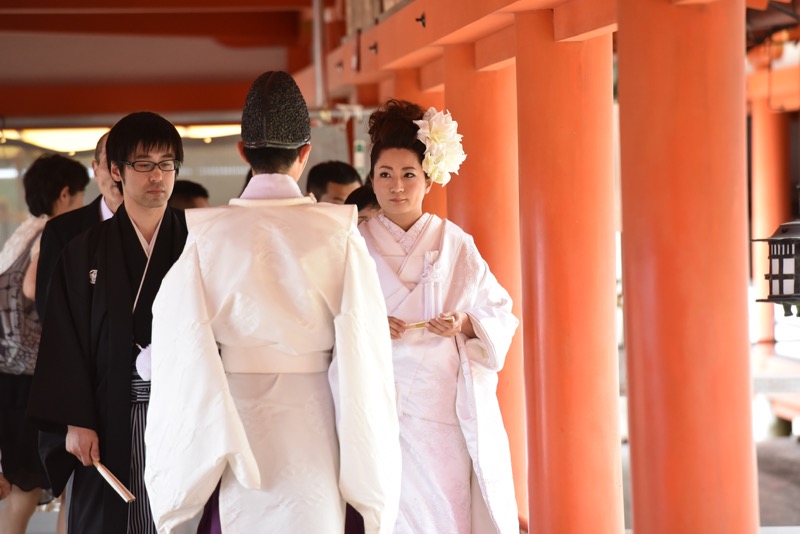 厳島神社での結婚式・写真とショートムービー撮影、定番の場所で集合写真15.5.16_c0324376_17233538.jpg