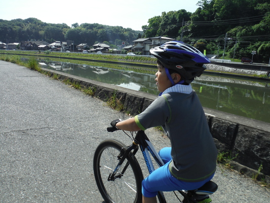息子とサイクリング_c0132901_18462616.jpg