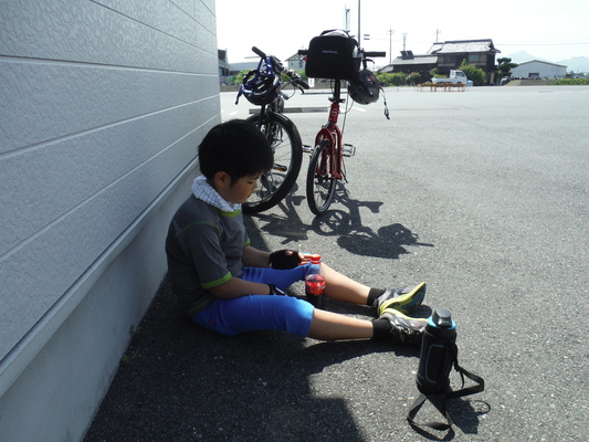 息子とサイクリング_c0132901_1849034.jpg