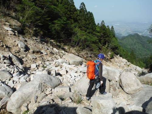 御在所岳岩トレ(P5〜P2「ヤグラ」)_b0326303_23213689.jpg