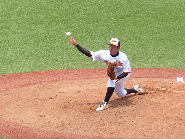 拓殖大対亜細亜大　５月６日　東都大学野球１部　中編_b0166128_1837371.jpg