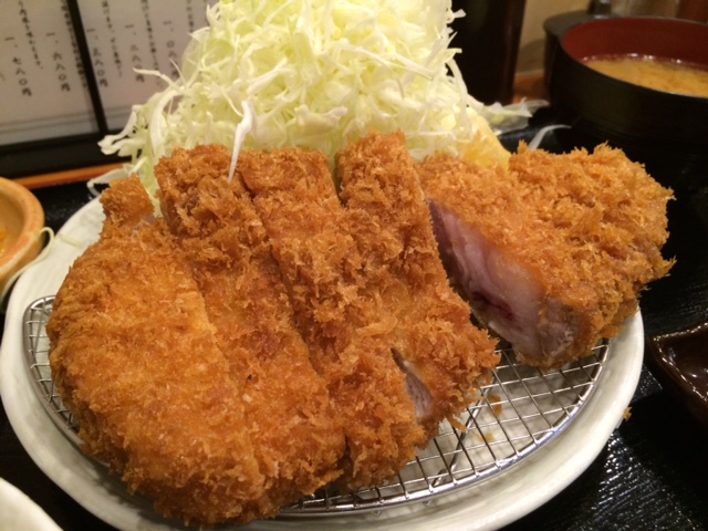 赤坂「とんかつ まさむね」へ行く。_f0232060_1620549.jpg