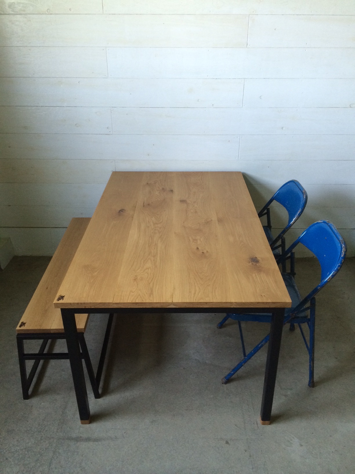 WB DINING TABLE & A BENCH_c0146581_2223585.jpg